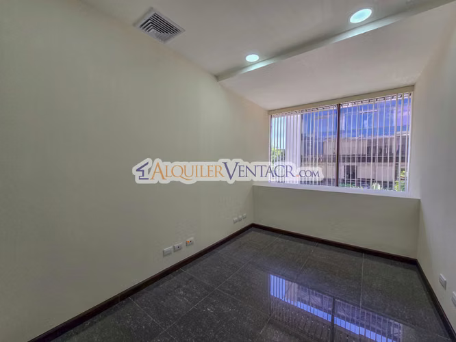 OFICINA DE 162 M2 EN TORRE OFICENTRO LA SABANA - Imagen 8