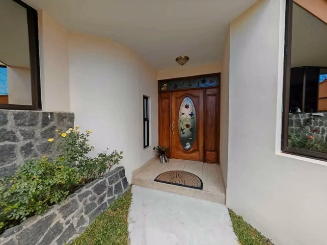  Casa esquinera con uso de suelo mixto en el Carmen de Guadalupe, Mata Plátano  - Imagen 4