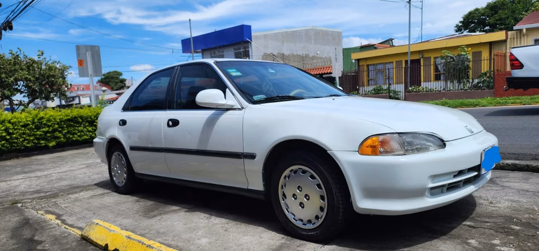 Honda Civic LX Sedán 1995, transmisión manual de 5 velocidades y motor 1.5L D15B7, 16 válvulas SOHC, reconocido