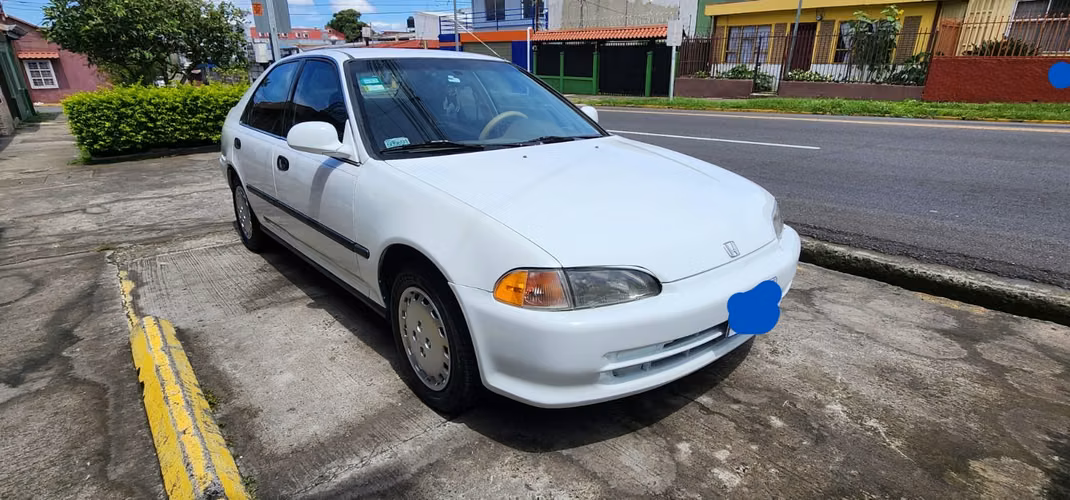 Honda Civic LX Sedán 1995, transmisión manual de 5 velocidades y motor 1.5L D15B7, 16 válvulas SOHC, reconocido