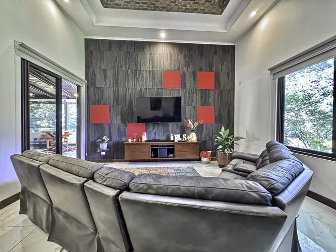 Quinta | Oak Trees Estate a one-level residence for sale in Santa Ana