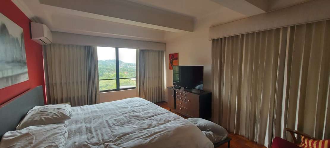 ESPACIOSO APARTAMENTO CERCA DE LA PACO, ESCAZU 3HAB/3.5BA 190 M2 - Imagen 6