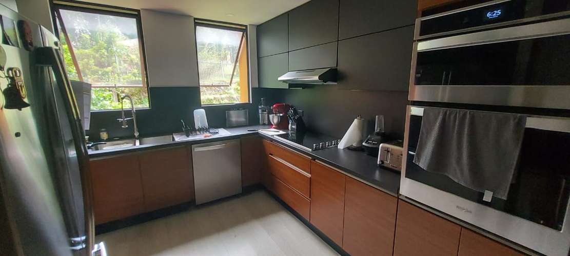 ESPACIOSO APARTAMENTO CERCA DE LA PACO, ESCAZU 3HAB/3.5BA 190 M2 - Imagen 9