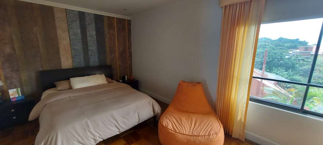 ESPACIOSO APARTAMENTO CERCA DE LA PACO, ESCAZU 3HAB/3.5BA 190 M2 - Imagen 5