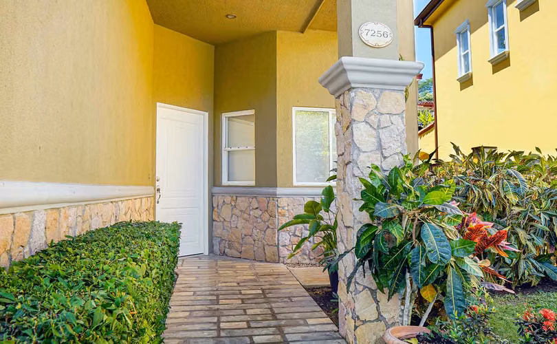 Las Lomas, Playa Herradura - Exclusivo Townhouse Colonial - 3HAB/3.5BA - 234 m2 - Imagen 2