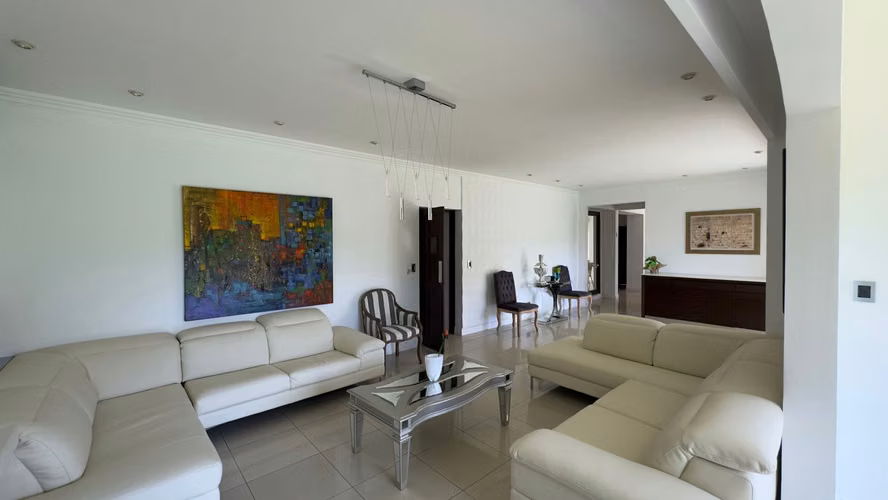 Brasil de Mora, Ciudad Colon - Residencia Colonial - 3HAB/3.5BA - 350 m2 - Imagen 10
