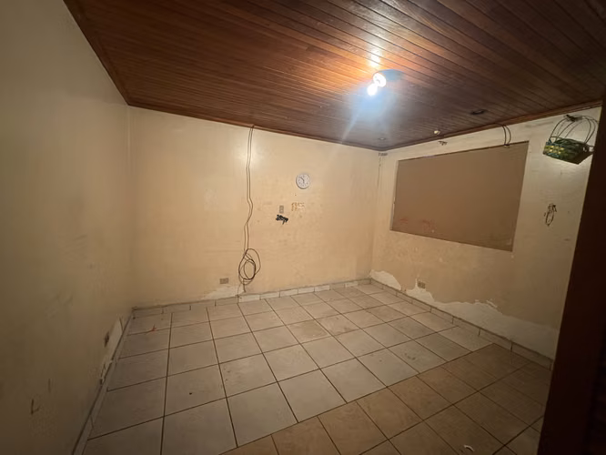*Venta de propiedad en Llorente de Flores. - Imagen 15