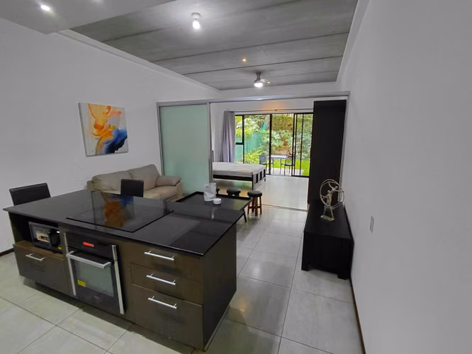 Apartamento estudio amoblado en Brasil de Santa Ana.