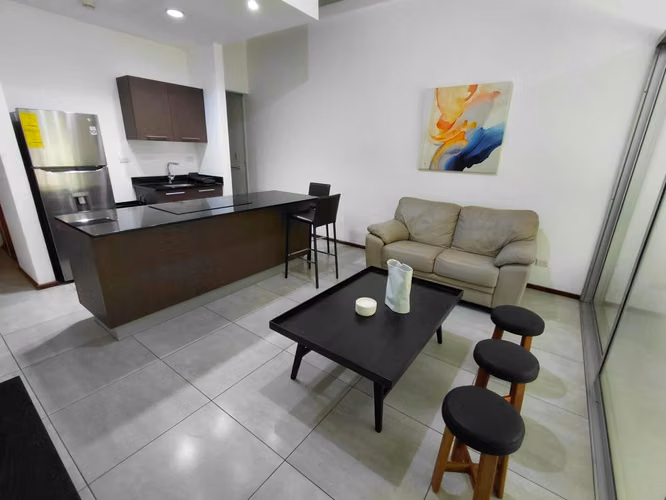 Se alquila estudio amoblado en Brasil de Santa Ana.