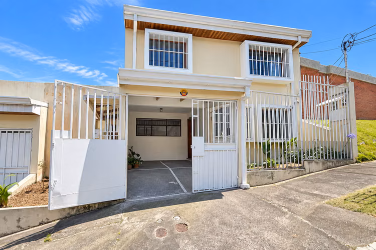 Alquiler de apartamento en Urbanización La Maruz. Sabanilla