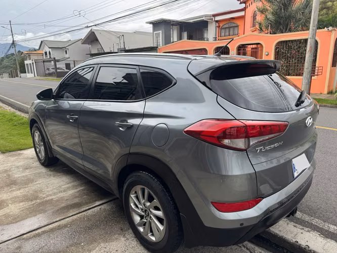 TUCSON 2016 AUTOMATICO, 4X4 VERSION NACIONAL POCO KILOMETRAJE - Imagen 2