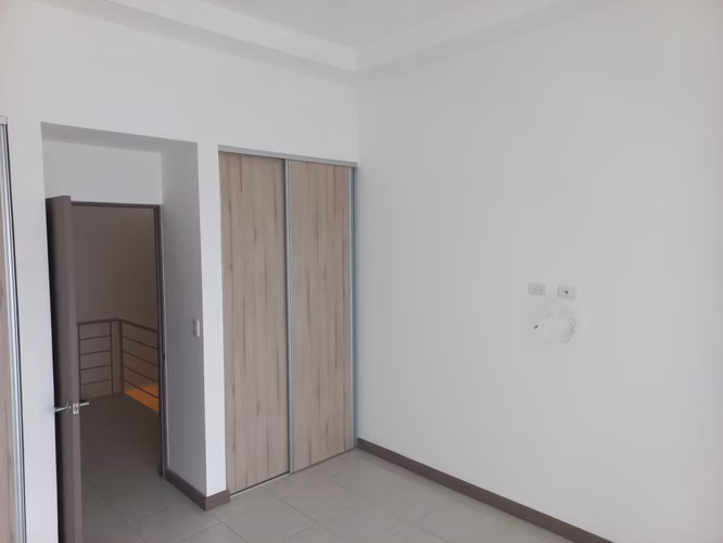 ALQUILER VIA HEREDIA CONDOMINIO - ATRACTIVO COMODO SEGURO