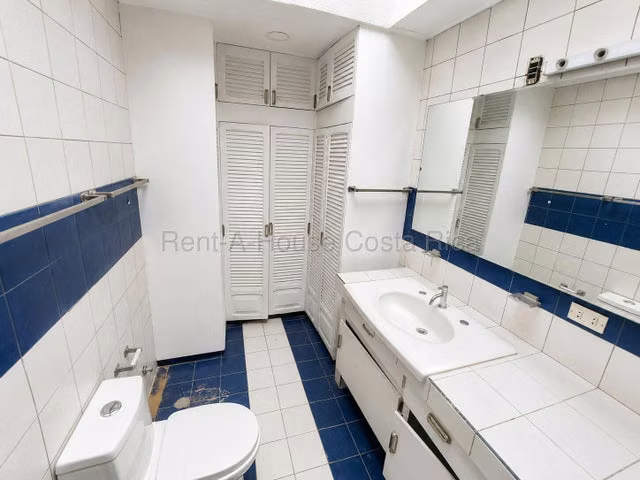 Venta de 2 Locales en Escazú. 27-448 INVERSIÓN - Imagen 13