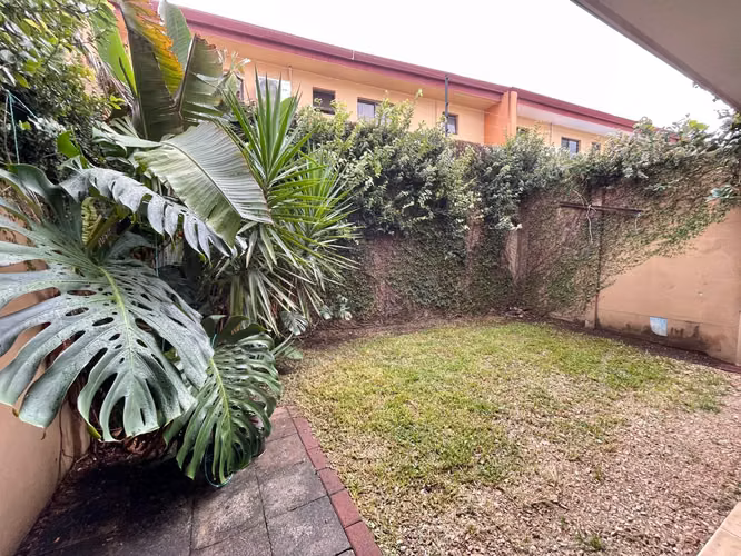  Casa en Alquiler en Pozos de Santa Ana | Amplio Jardín y Excelente Ubicación - Imagen 6