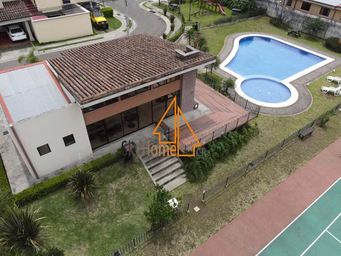 123987 / Alquiler / Hacienda Sacramento / 3 habitaciones / Patio / Mezanine / $1375