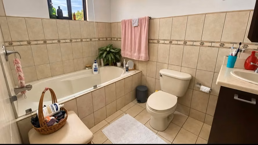 123987 / Alquiler / Hacienda Sacramento / 3 habitaciones / Patio / Mezanine / $1375
