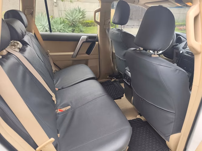 Toyota Land Cruiser Prado TX 4x4: poder, seguridad y confianza, lista para cualquier camino.