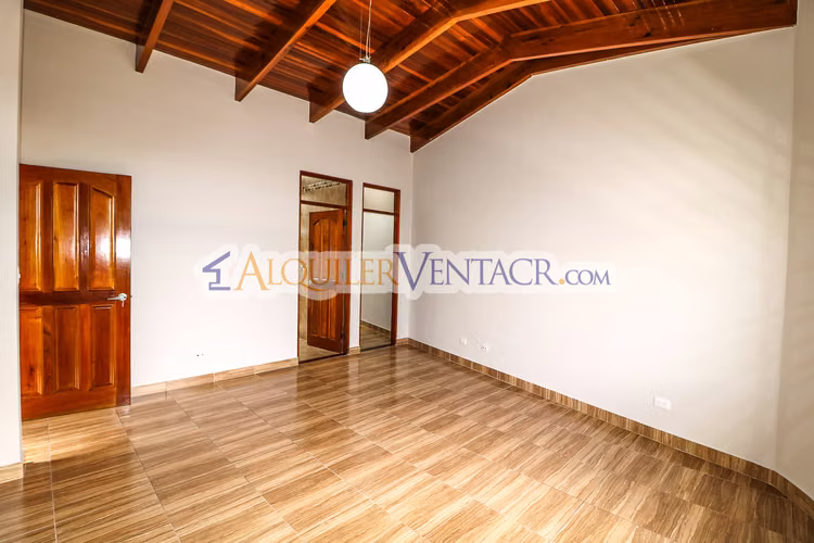 CASA DE UN NIVEL DE 317 M2 EN RESIDENCIAL EN SAN RAFAEL DE ESCAZU - Imagen 19