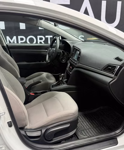 HYUNDAI ELANTRA SE 2018 BLANCO AUTOMÁTICO  - Imagen 6
