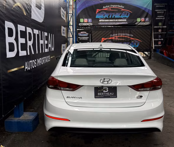 HYUNDAI ELANTRA SE 2018 BLANCO AUTOMÁTICO  - Imagen 11