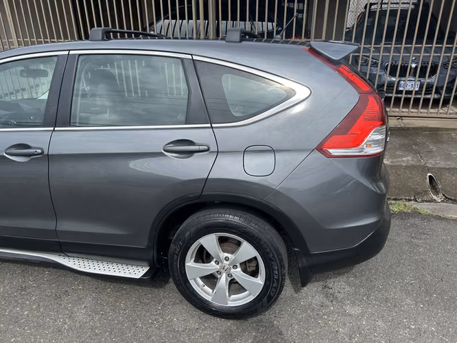 Honda CR-V 2013 automatico exterior perfecto 138,500 km precio negociable. Mi Whatsapp no funciona - Imagen 4