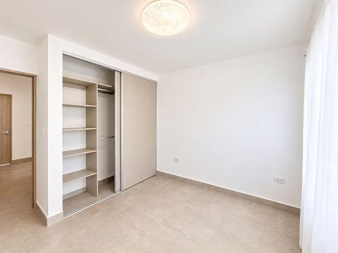 ALQUILER DE CASA, 3 HABITACIONES CON PATIO, CONDOMINIO NAOS 