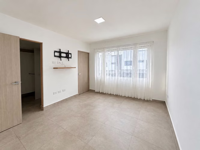 ALQUILER DE CASA EN CONDOMINIO NAOS, 3 HABITACIONES, CON PATIO 