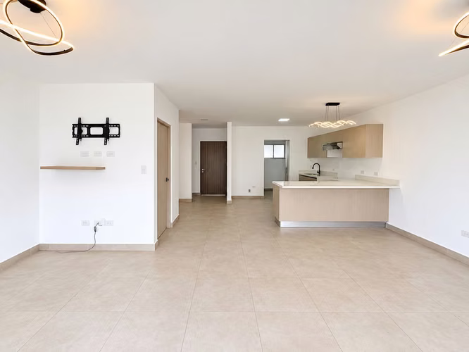ALQUILER DE CASA EN CONDOMINIO NAOS, 3 HABITACIONES, CON PATIO 