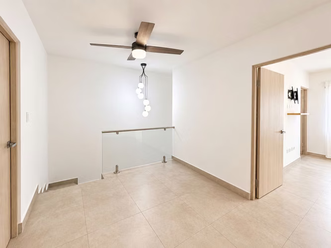 ALQUILER DE CASA EN CONDOMINIO NAOS, 3 HABITACIONES, CON PATIO 