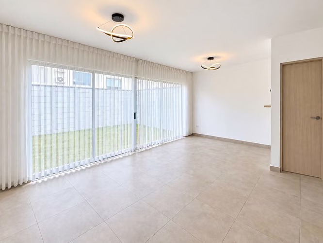 ALQUILER DE CASA EN CONDOMINIO NAOS, 3 HABITACIONES, CON PATIO 