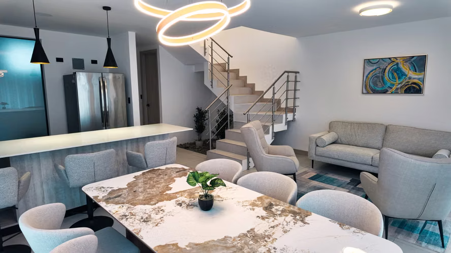 Casa de Lujo en Lindora | 3 Hab + Patio 100m² - Imagen 4