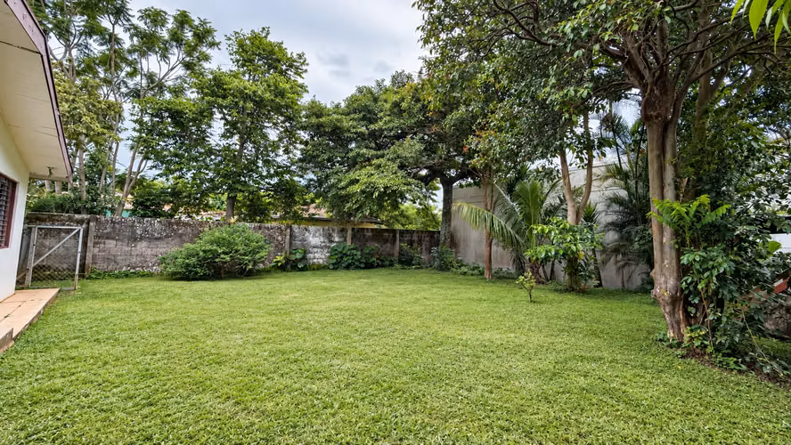 Casa en venta en La Guaria, Moravia | 639 m² de terreno y amplio jardín - Imagen 14