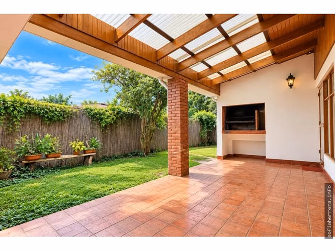 Casa en venta en La Guaria, Moravia | 639 m² de terreno y amplio jardín
