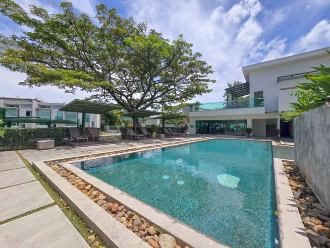 Lindora Santa Ana! Condo contemporáneo amueblado con jardín - Imagen 2
