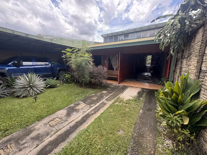 *Venta de casa en Mercedes Norte – Uso de suelo mixto