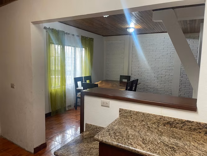 Venta Casa dos plantas muy amplia Ipis Goicorchea - Imagen 2