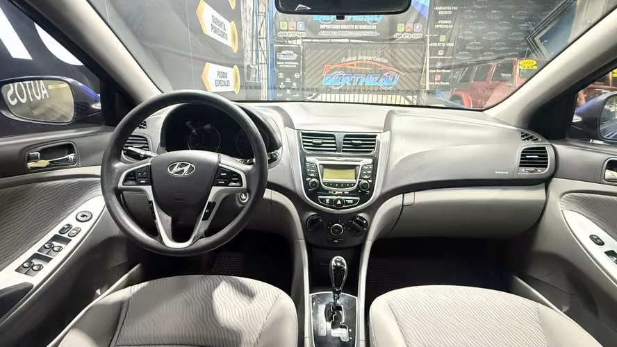 HYUNDAI ACCENT GLS 2013 AZUL AUTOMÁTICO  - Imagen 3