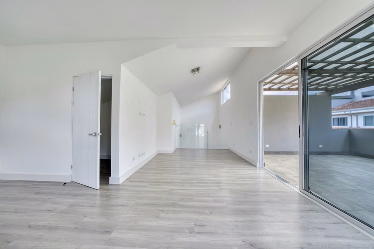 Se Vende Casa en Condominio Vistas de Escazú en San Rafael 4 Habitaciones y Áreas Verdes al Frente NJA1446JB-V - Imagen 19