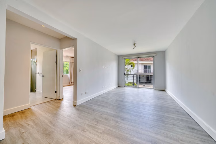 Se Vende Casa en Condominio Vistas de Escazú en San Rafael 4 Habitaciones y Áreas Verdes al Frente NJA1446JB-V - Imagen 11