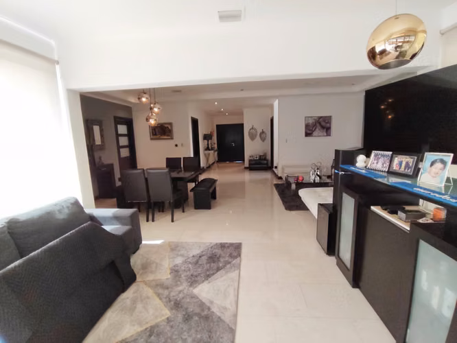 Puerta de Hierro, hermosa, remodelada, 4 hab, 4 baños, s-TV, terraza, bar, patio, 4 parqueos. - Imagen 6
