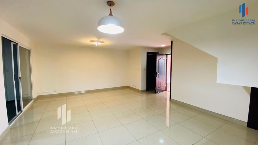 Casa en Condominio en Escazú Centro en Alquiler con A/C, Mascota pequeña sí - Imagen 3