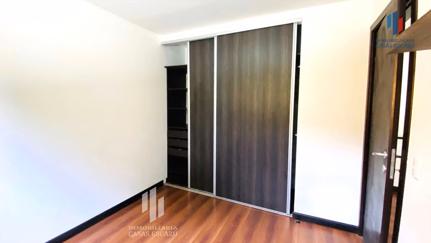 Casa en Condominio en Escazú Centro en Alquiler con A/C, Mascota pequeña sí - Imagen 16