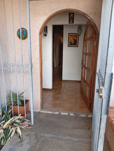 SAN JOSE- SABANA SUR EN VENTA AMPLIA CASA DE 220 M2 CON TERRENO DE 372 M2 - Imagen 11