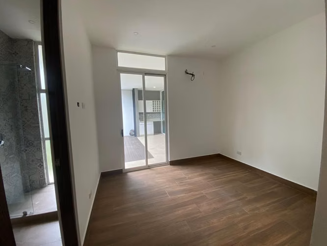 ALQUILER DE CASA EN UN NIVEL | CONDOMINIO EVORA, SANTA ANA - Imagen 7