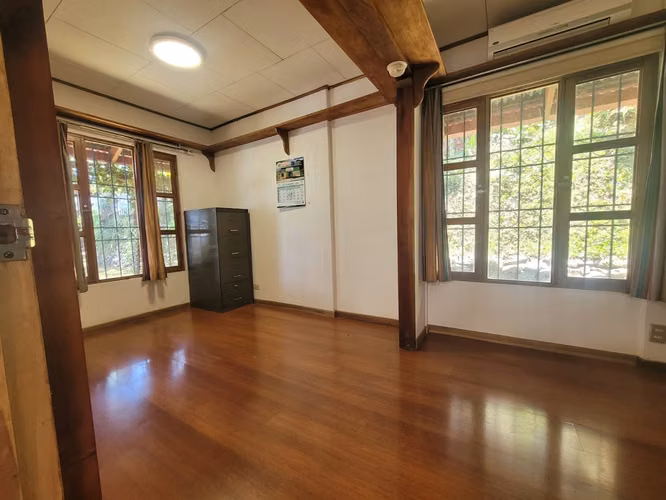 Casa con vistas y potencial de inversión en San Antonio de Escazú - Imagen 9