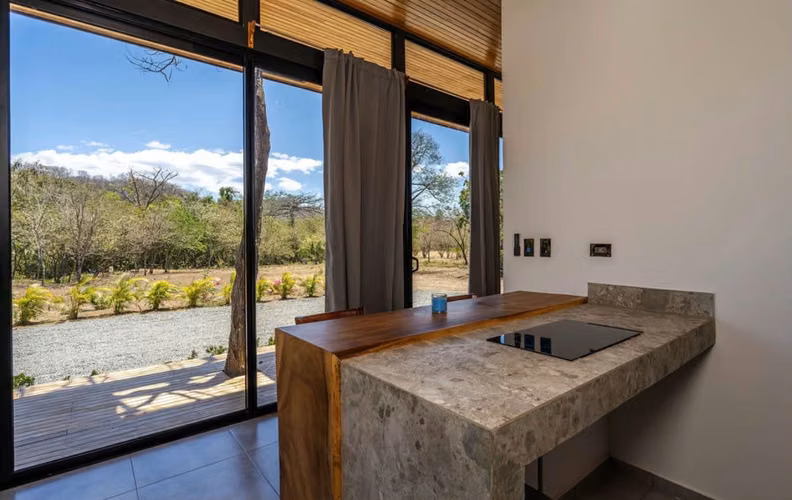 Propiedad de inversión con casa principal y dos villas en Linderos, Tamarindo - Imagen 15