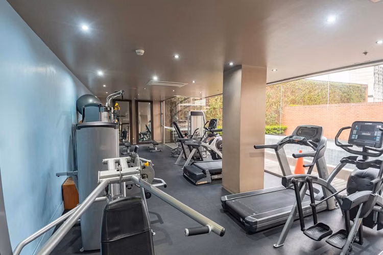 APARTAMENTO CON BALCÓN VENTA METROPOLITAN TOWER SABANA EM391 - Imagen 19