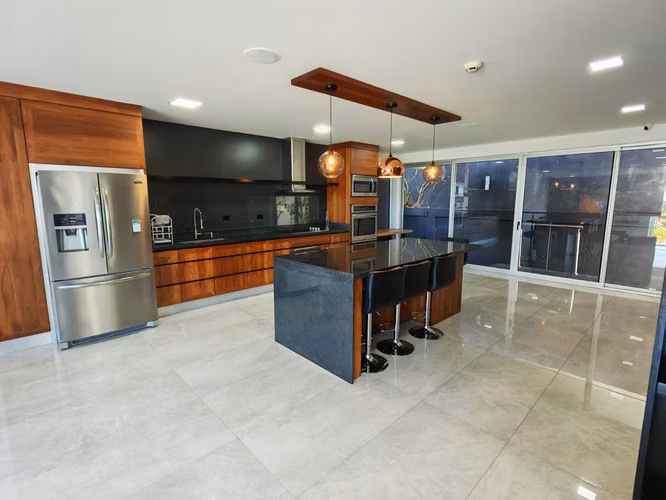 SE VENDE HERMOSA CASA EN RESIDENCIAL EL CASTILLO ,  DE SAN RAFAEL DE HEREDIA  - Imagen 5