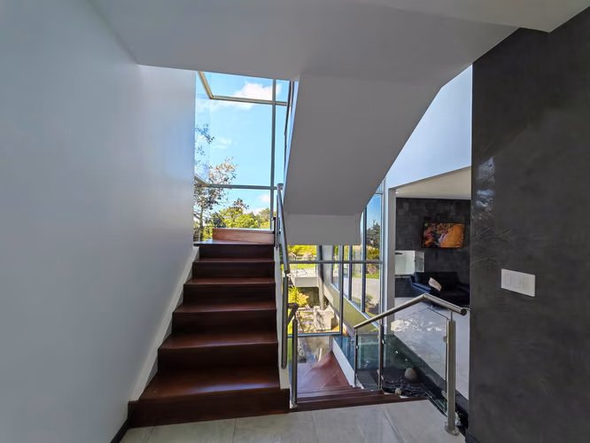 SE VENDE HERMOSA CASA EN RESIDENCIAL EL CASTILLO ,  DE SAN RAFAEL DE HEREDIA  - Imagen 11