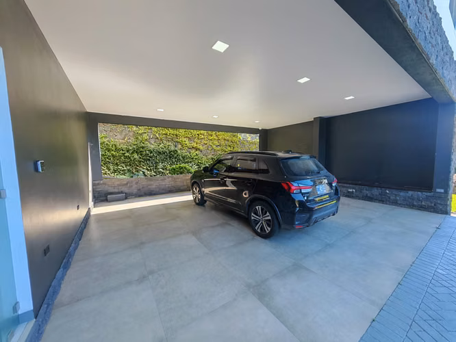SE VENDE HERMOSA CASA EN RESIDENCIAL EL CASTILLO ,  DE SAN RAFAEL DE HEREDIA  - Imagen 20